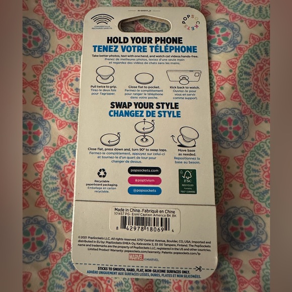 New in Packaging Captain America limited edition pop sockets - Picture 2 of 3